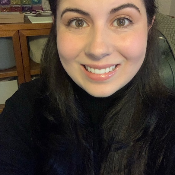 Meet your Posher, Elizabeth - Picture 4 of 5